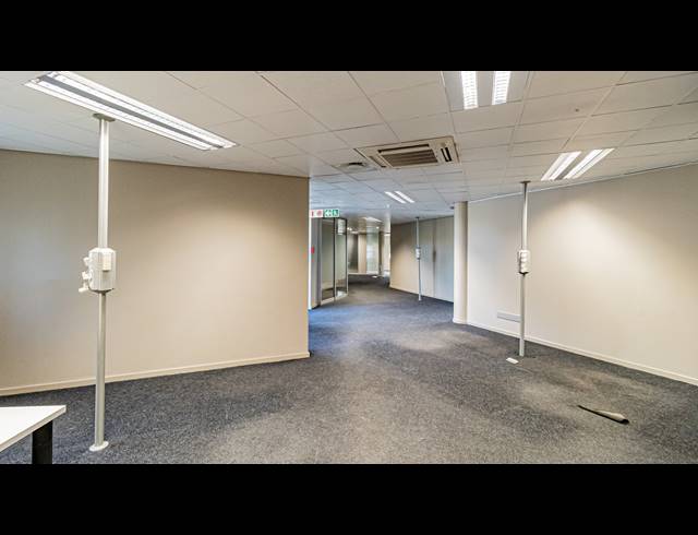 357M² OFFICE TO LET IN PARKTOWN